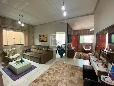 Casa com 3 Quartos à venda, 238m² no Setor Bougainville, Anápolis
