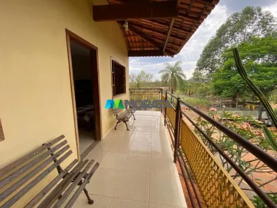 Fazenda/Sítio com 5 Quartos à venda, 80m² no , Cordisburgo