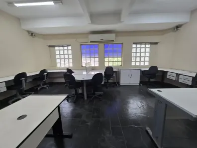 Prédio Comercial com 10 Quartos para venda ou aluguel, 188m² no Jardim das Acácias, São Paulo