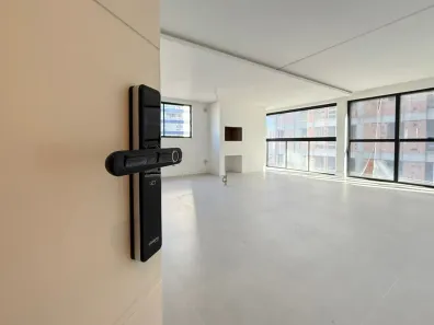 Apartamento com 3 Quartos à venda, 126m² no Meia Praia, Itapema