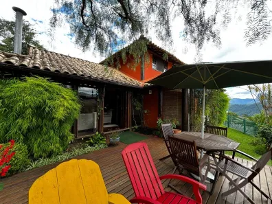 Casa de Condomínio com 4 Quartos à venda, 177m² no Bonsucesso, Petrópolis