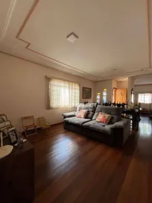 Casa com 3 Quartos à venda, 250m² no Centro, Uberlândia