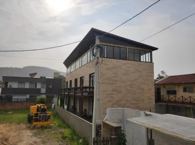 Apartamento com 2 Quartos para alugar, 70m² no Morro das Pedras, Florianópolis