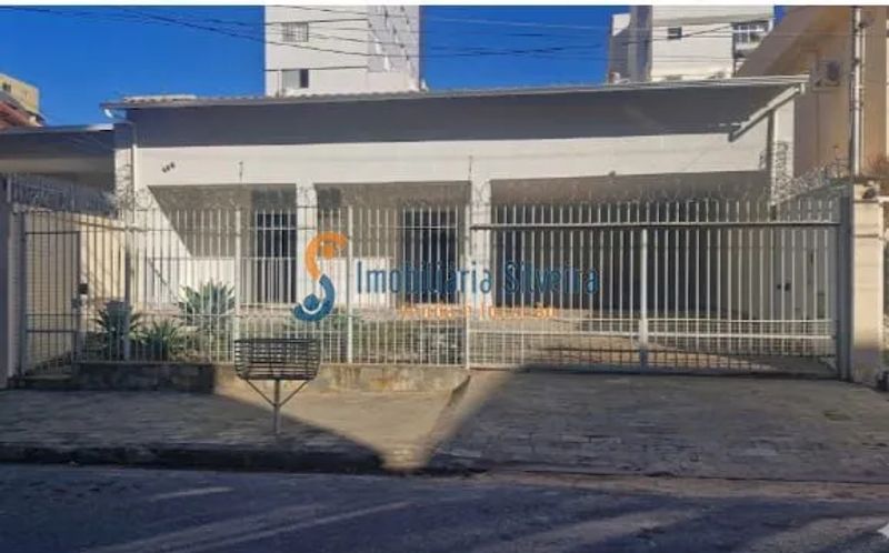 Casa com 3 quartos — Cidade Nova, Belo Horizonte