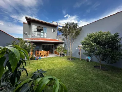 Casa com 3 Quartos à venda, 161m² no Centro, Guararema
