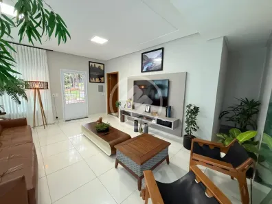 Casa de Condomínio com 4 Quartos à venda, 300m² no , Hidrolândia