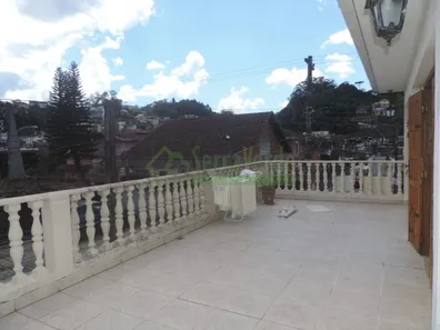 Casa com 3 Quartos à venda, 210m² no Valparaíso, Petrópolis