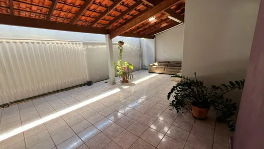 Casa com 3 Quartos à venda, 100m² no Santa Mônica, Uberlândia