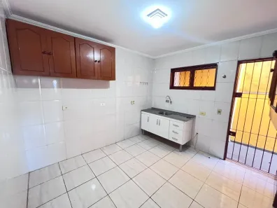 Sobrado com 2 Quartos para alugar, 110m² no Vila Pirajussara, São Paulo