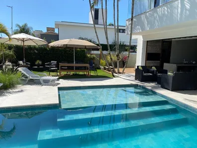 Casa com 5 Quartos para alugar, 400m² no Jurerê Internacional, Florianópolis