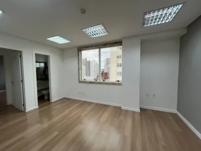 Ponto Comercial para alugar, 15m² no Centro, Itajaí