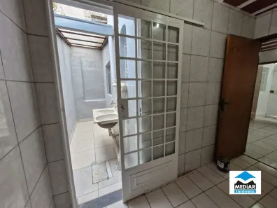 Casa com 2 Quartos para alugar, 30m² no Santa Tereza, Belo Horizonte