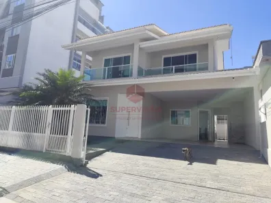 Casa com 3 Quartos à venda, 196m² no Pagani, Palhoça