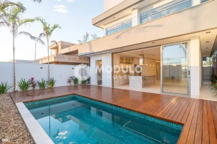 Casa de Condomínio com 4 Quartos à venda, 273m² no Gávea, Uberlândia