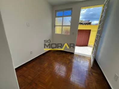 Casa com 3 Quartos para alugar, 75m² no Santo André, Belo Horizonte