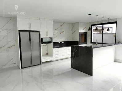 Casa de Condomínio com 3 Quartos à venda, 171m² no Santa Cândida, Curitiba