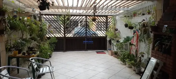Sobrado com 3 Quartos à venda, 196m² no Vila Cascatinha, São Vicente