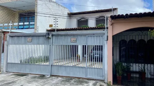 Casa com 4 Quartos à venda, 247m² no Umarizal, Belém