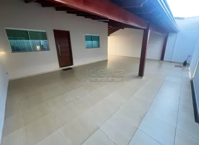 Casa com 3 Quartos à venda, 190m² no Jardim Patrícia, Uberlândia