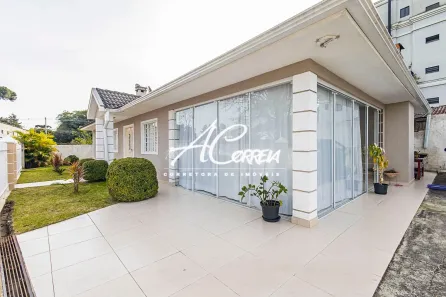 Casa com 3 Quartos à venda, 220m² no Santa Felicidade, Curitiba