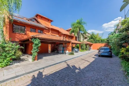 Sobrado com 4 Quartos à venda, 650m² no Três Figueiras, Porto Alegre