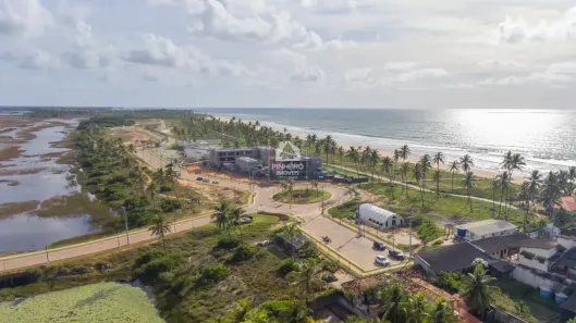 Lote/Terreno à venda, 751m² no Guarajuba (Monte Gordo), Camaçari