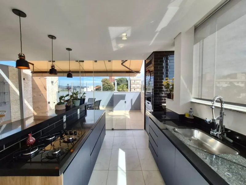 Apartamento com 3 quartos — Nova Suíssa, Belo Horizonte