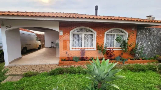 Casa com 3 Quartos à venda, 180m² no Uvaranas, Ponta Grossa