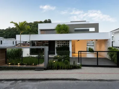 Casa com 4 Quartos à venda, 359m² no Glória, Joinville