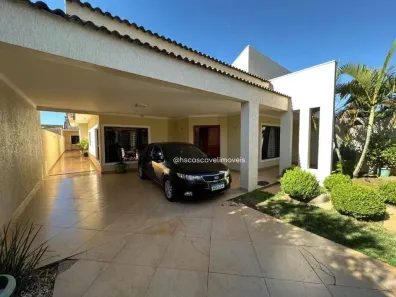 Casa com 4 Quartos à venda, 251m² no Maria Luiza, Cascavel