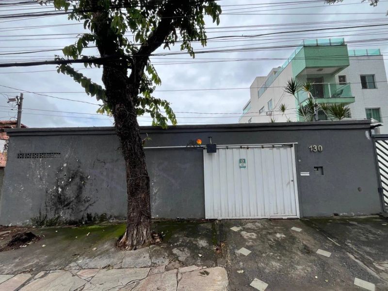 Casa com 3 quartos — Santa Amélia, Belo Horizonte