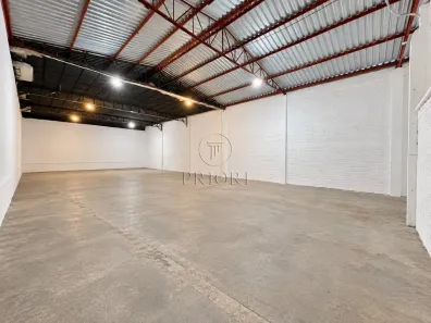 Galpão/Depósito/Armazém para alugar, 480m² no Medianeira, Porto Alegre