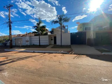 Casa com 3 Quartos para alugar, 190m² no Plano Diretor Norte, Palmas