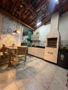Casa com 3 Quartos à venda, 170m² no Nossa Senhora Aparecida, Uberlândia