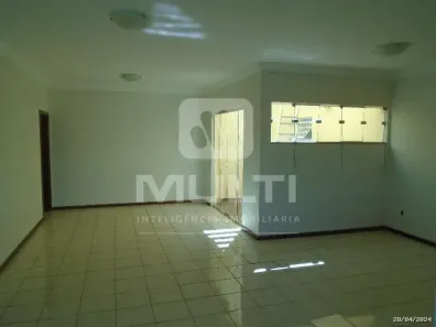 Casa com 3 Quartos para alugar, 250m² no Morada da Colina, Uberlândia