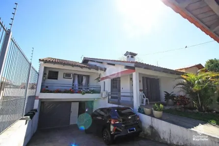 Casa com 3 Quartos à venda, 330m² no Camaquã, Porto Alegre