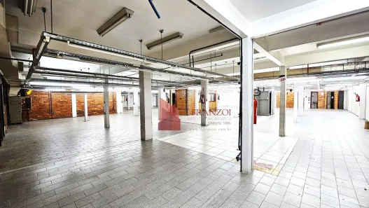 Sala Comercial para alugar, 1200m² no Centro, Itajaí