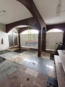 Casa com 3 Quartos para alugar, 236m² no Jardim Mesquita, Jacareí