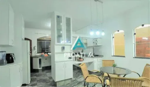 Sobrado com 4 Quartos à venda, 303m² no Vila Metalúrgica, Santo André