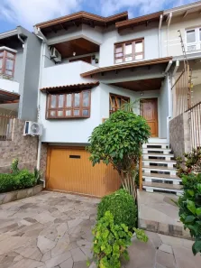 Sobrado com 3 Quartos à venda, 309m² no Jardim Itu, Porto Alegre