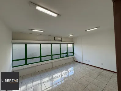 Sala Comercial com 3 Quartos para alugar, 47m² no Petrópolis, Porto Alegre