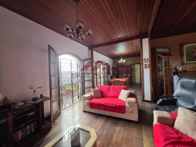 Casa com 5 Quartos à venda, 350m² no Parque Monte Líbano, Mogi das Cruzes