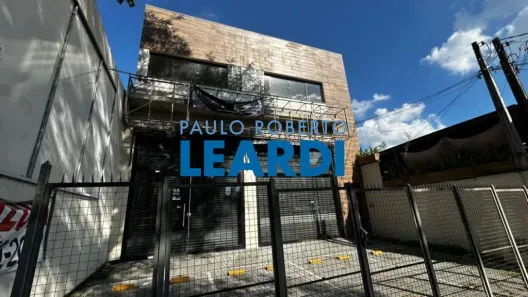 Ponto Comercial para venda ou aluguel, 300m² no Barbosas, Arujá