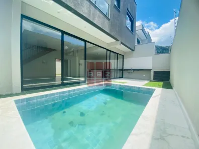 Sobrado com 3 Quartos à venda, 222m² no Barequeçaba, São Sebastião