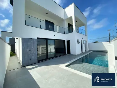 Sobrado com 5 Quartos à venda, 284m² no Josedy, Peruíbe