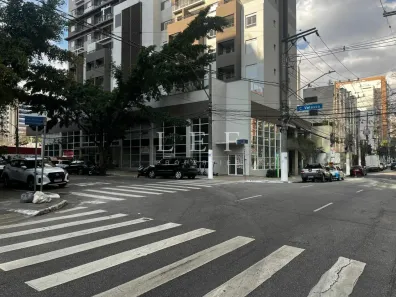 Ponto Comercial para alugar, 210m² no Vila Olímpia, São Paulo