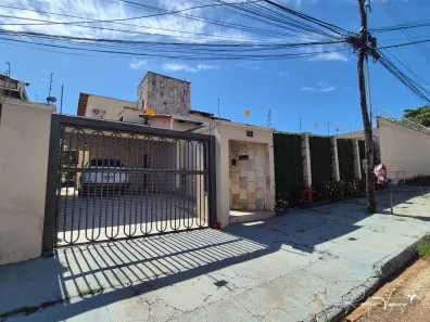 Casa com 4 Quartos à venda, 307m² no Parque Industrial de Goiânia, Goiânia