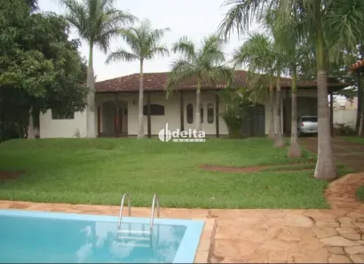 Casa com 5 Quartos à venda, 2000m² no Cidade Jardim, Uberlândia