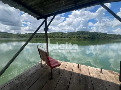 Fazenda/Sítio com 1 Quarto à venda, 83000m² no Área Rural de Uberlândia, Uberlândia