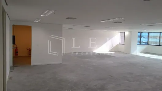 Prédio Comercial para alugar, 206m² no Cidade Monções, São Paulo